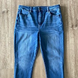 American Eagle Super High Rise Jegging